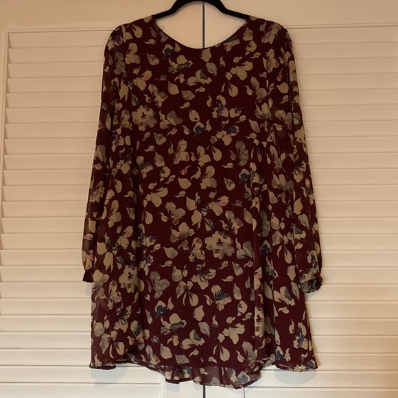 Astr Dresses & Skirts - ASTR Beautiful Swing Dress